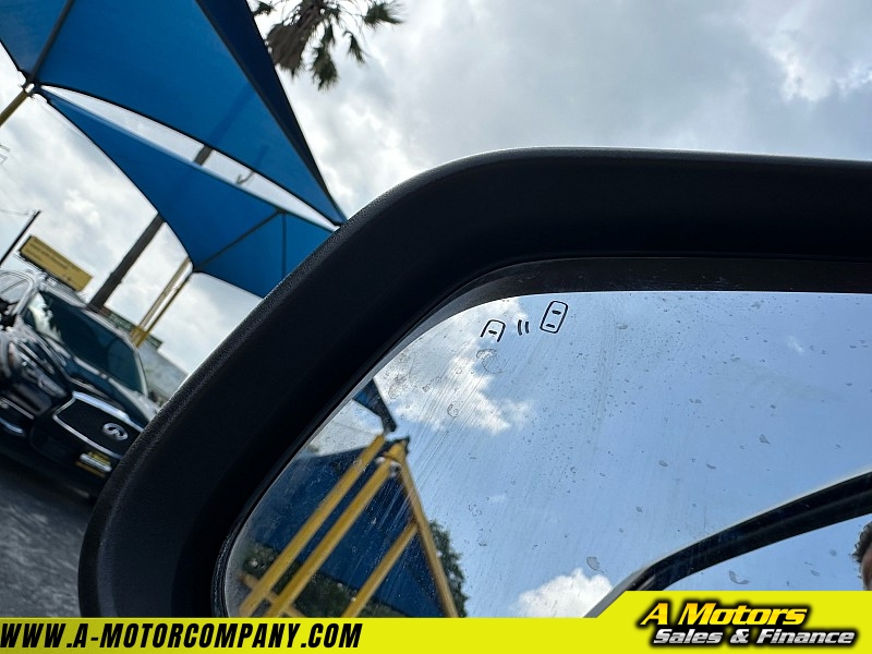 Vehicle image 13 of 29