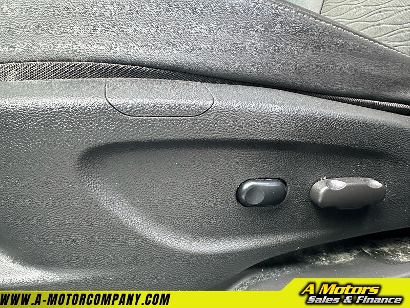 Vehicle image 11 of 29