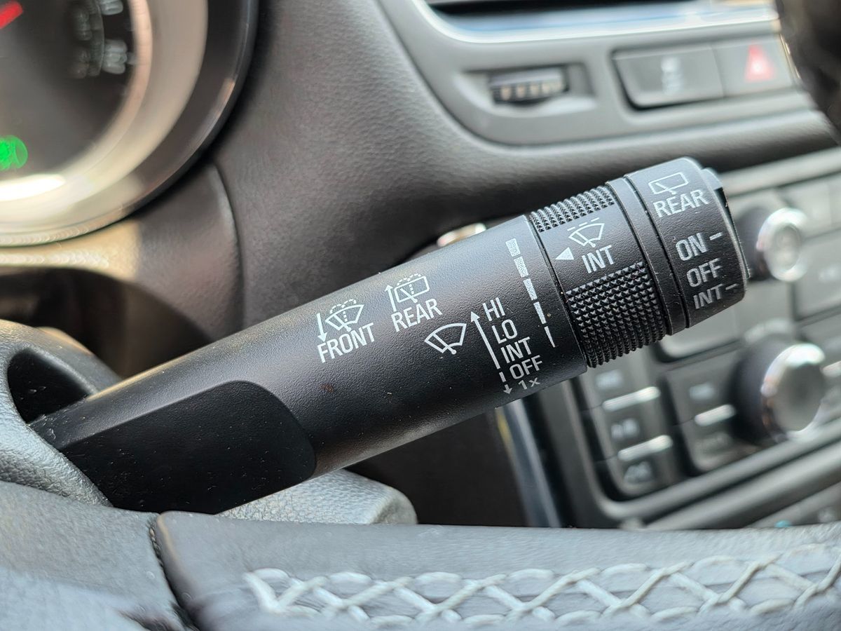 Vehicle image 47 of 49