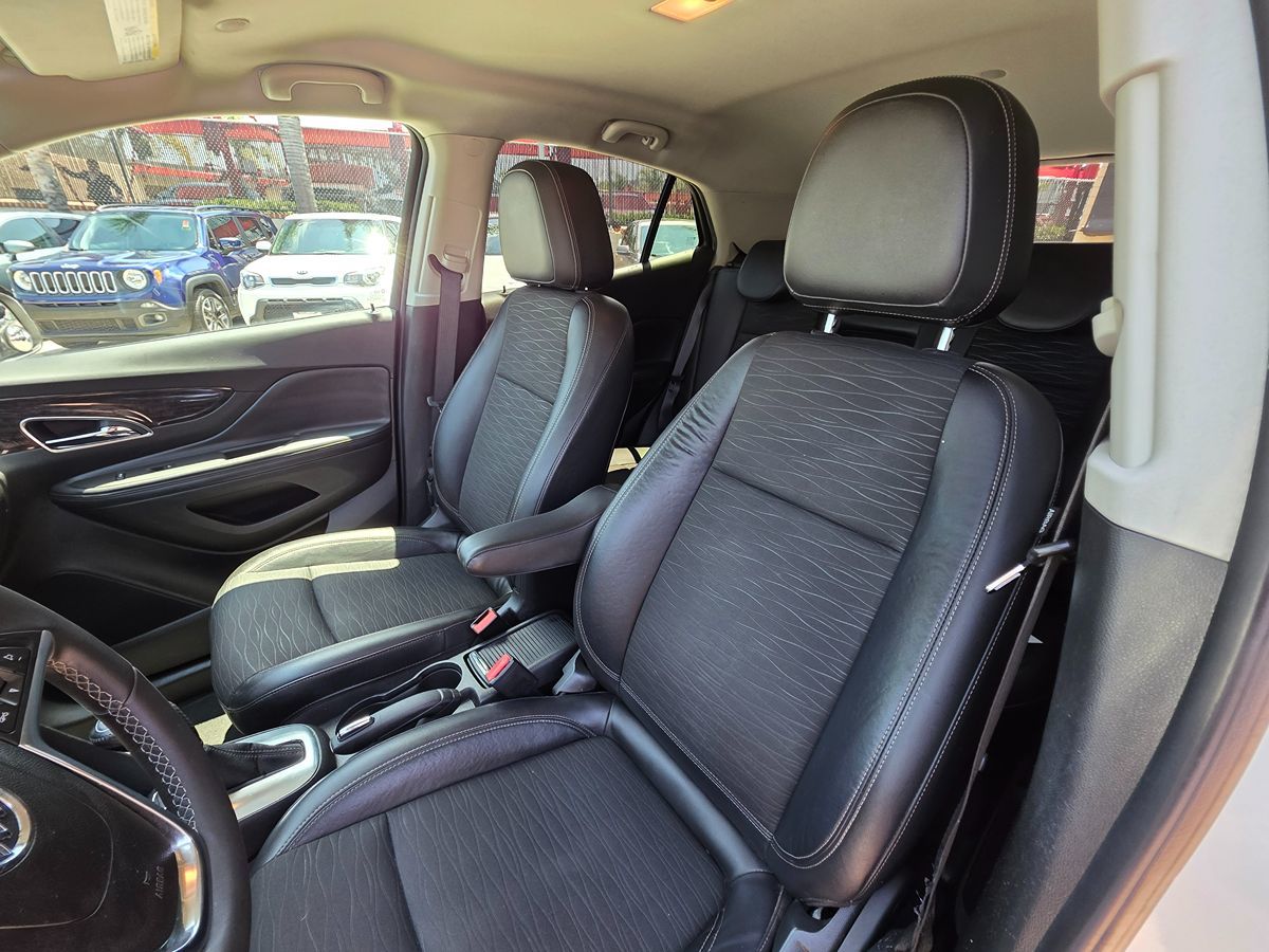 Vehicle image 25 of 49