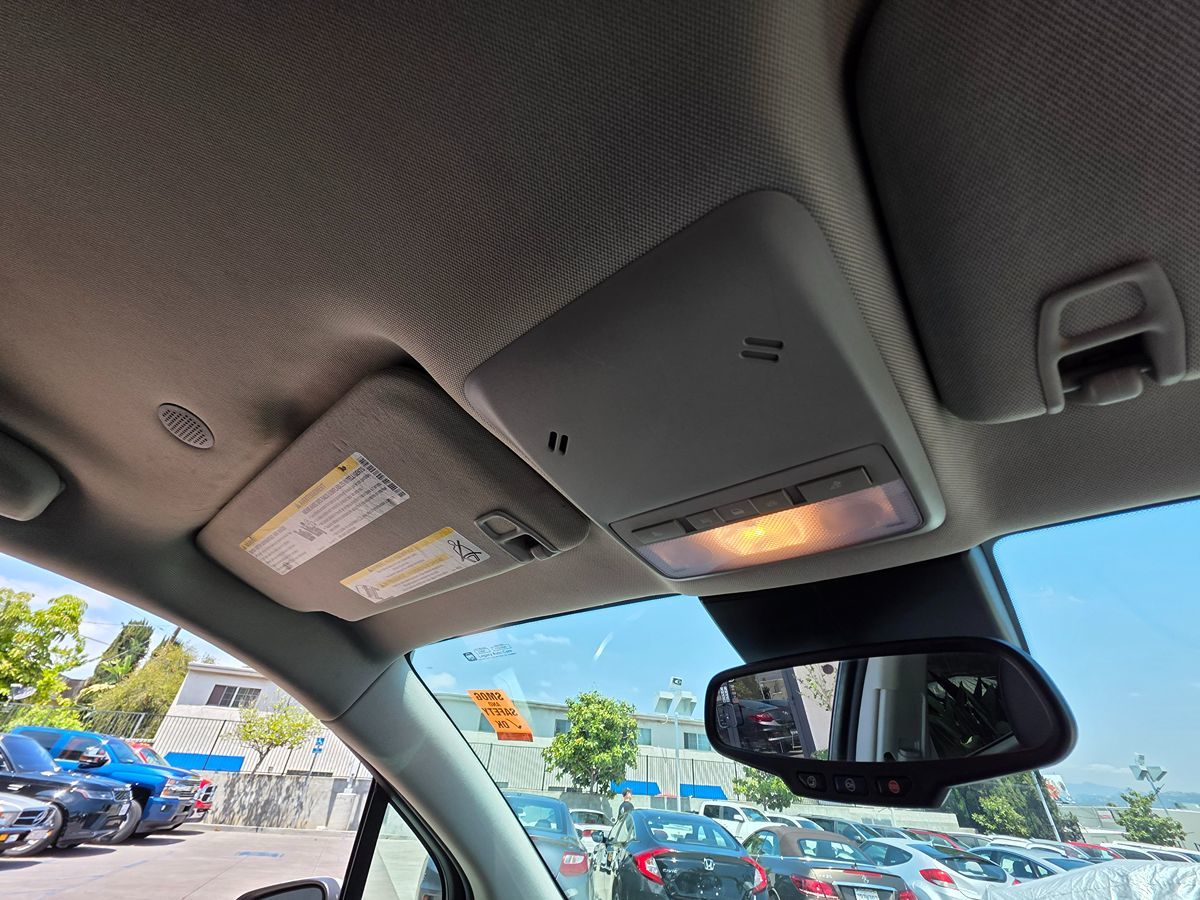 Vehicle image 21 of 49
