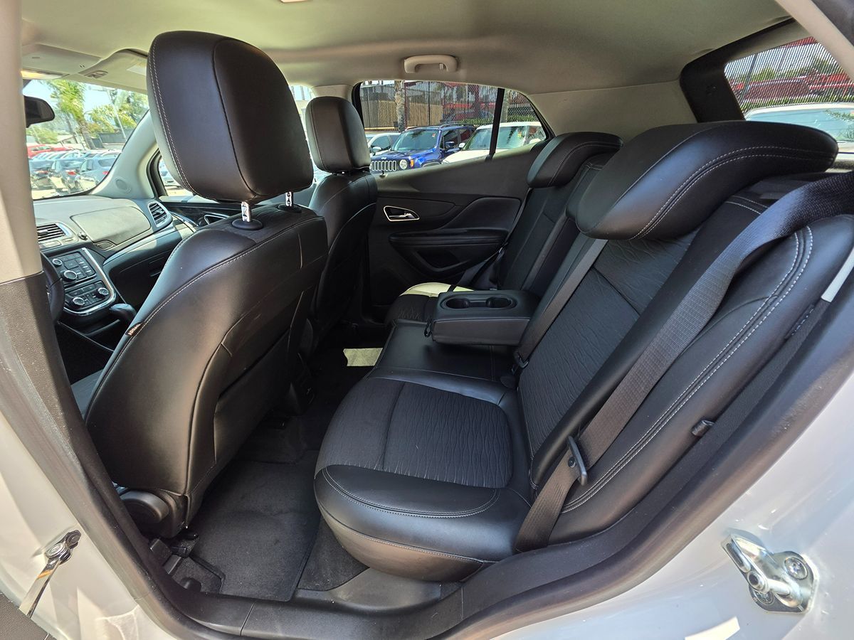 Vehicle image 27 of 49