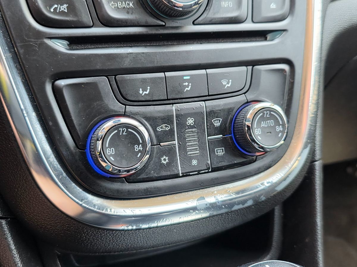 Vehicle image 40 of 49