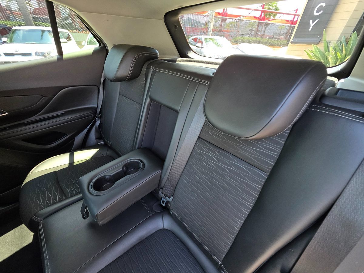 Vehicle image 28 of 49