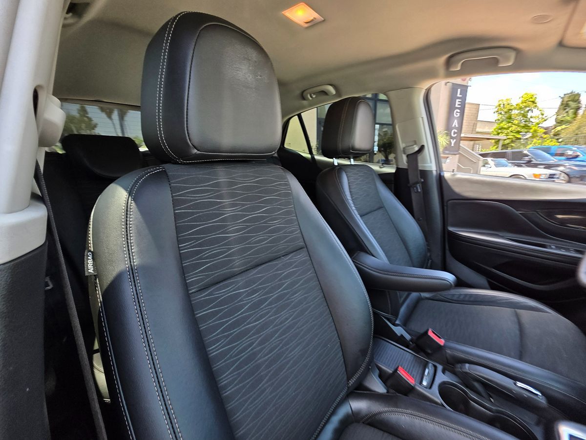 Vehicle image 20 of 49