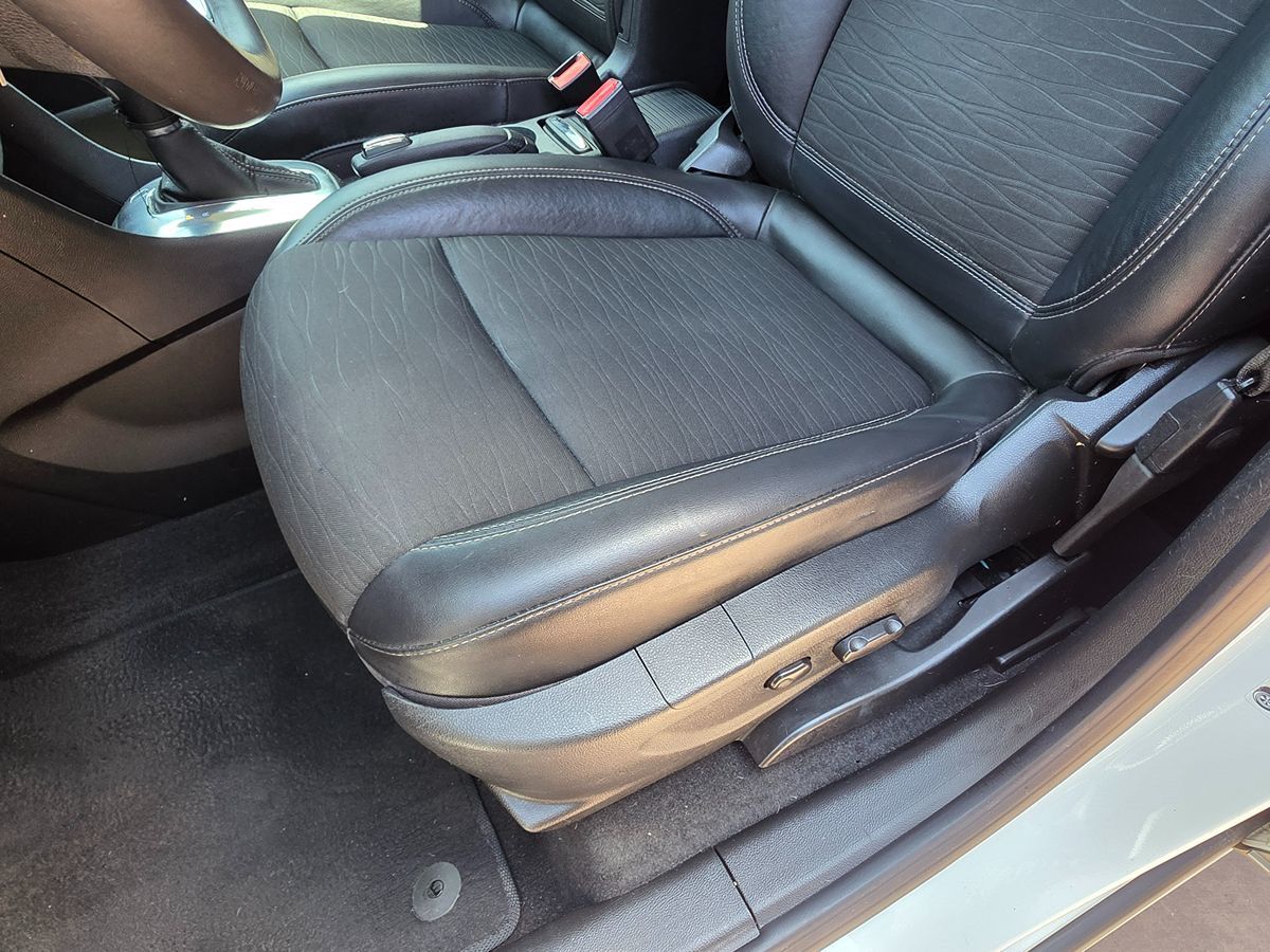 Vehicle image 26 of 49