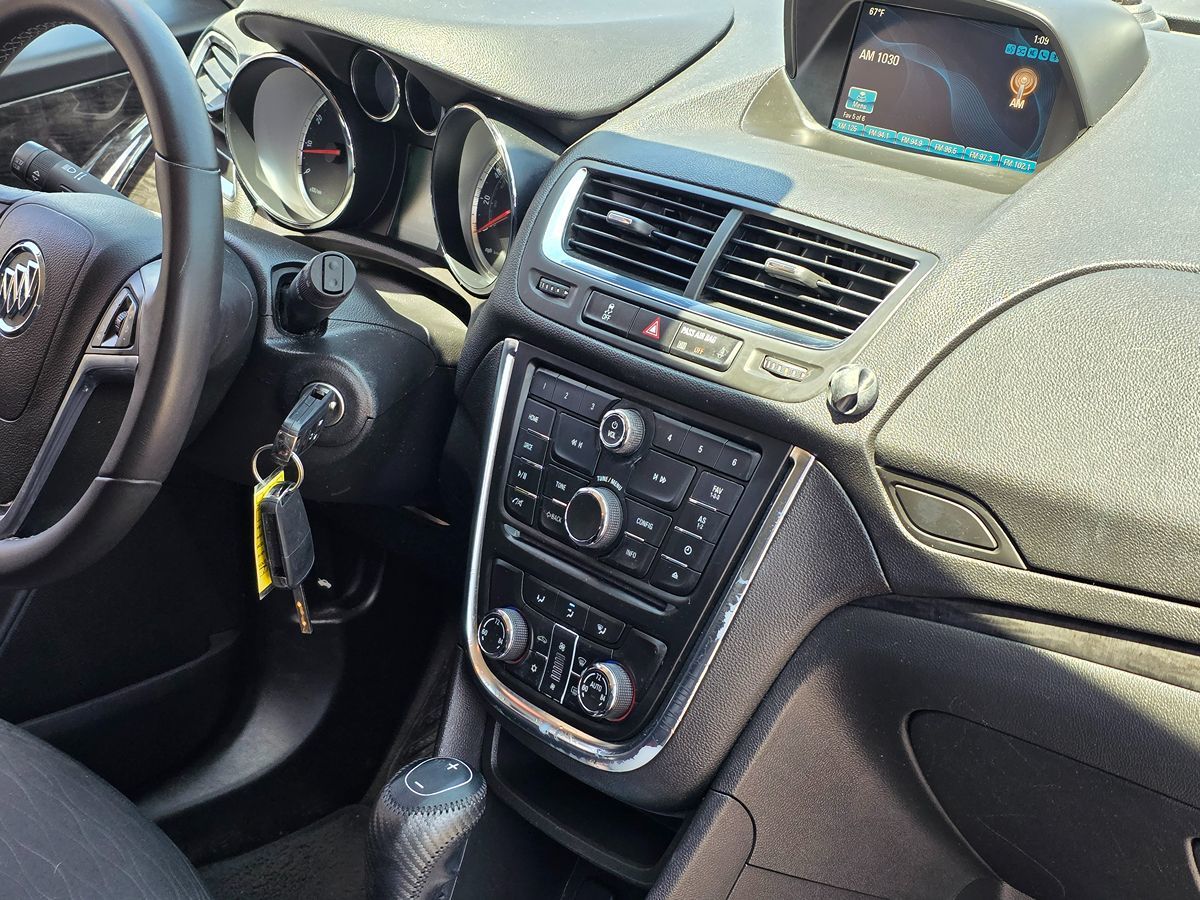 Vehicle image 17 of 49