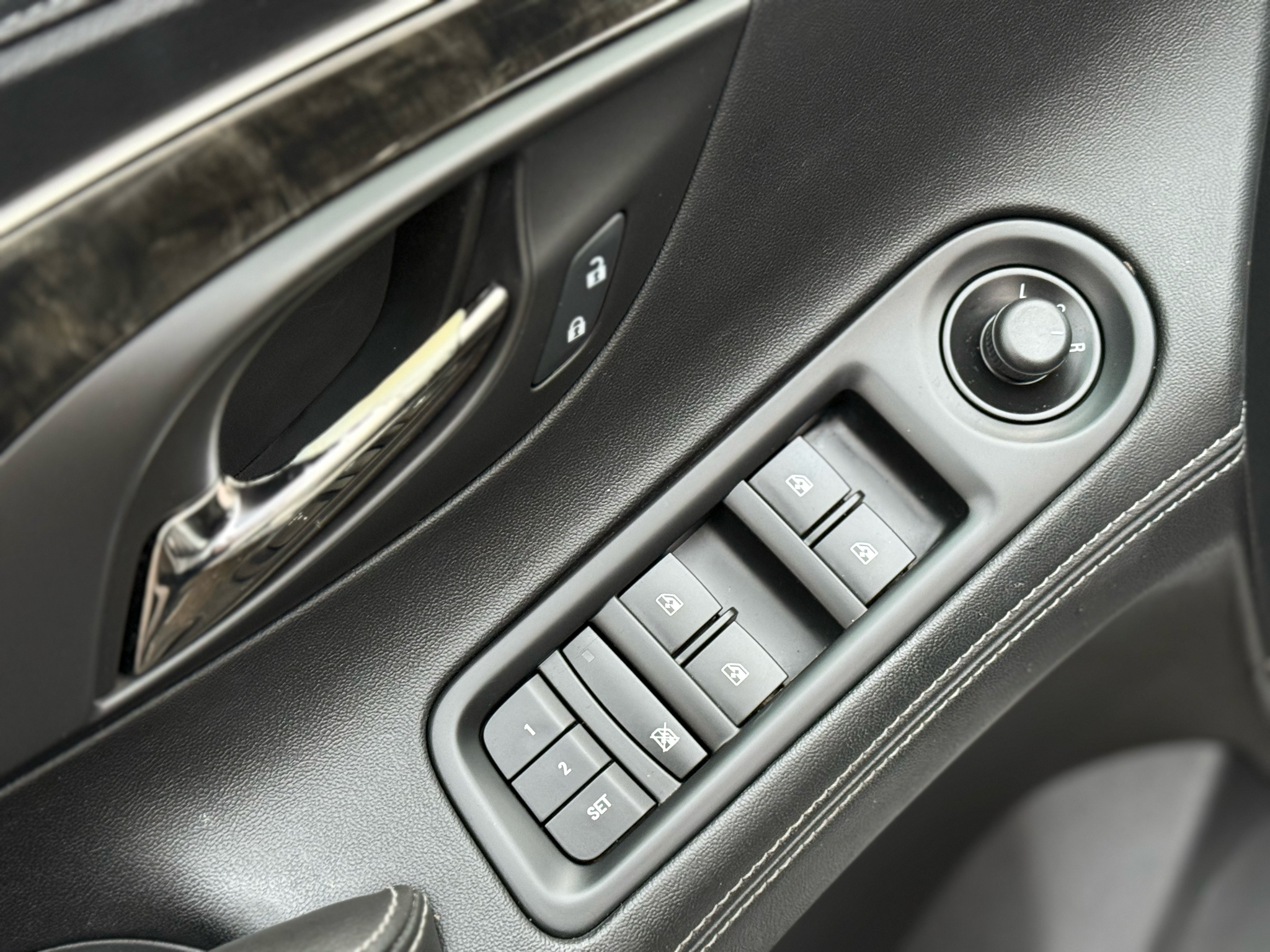 Vehicle image 10 of 39