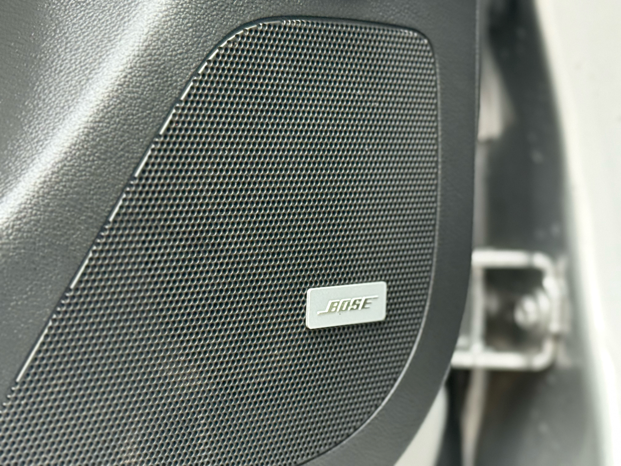 Vehicle image 11 of 39