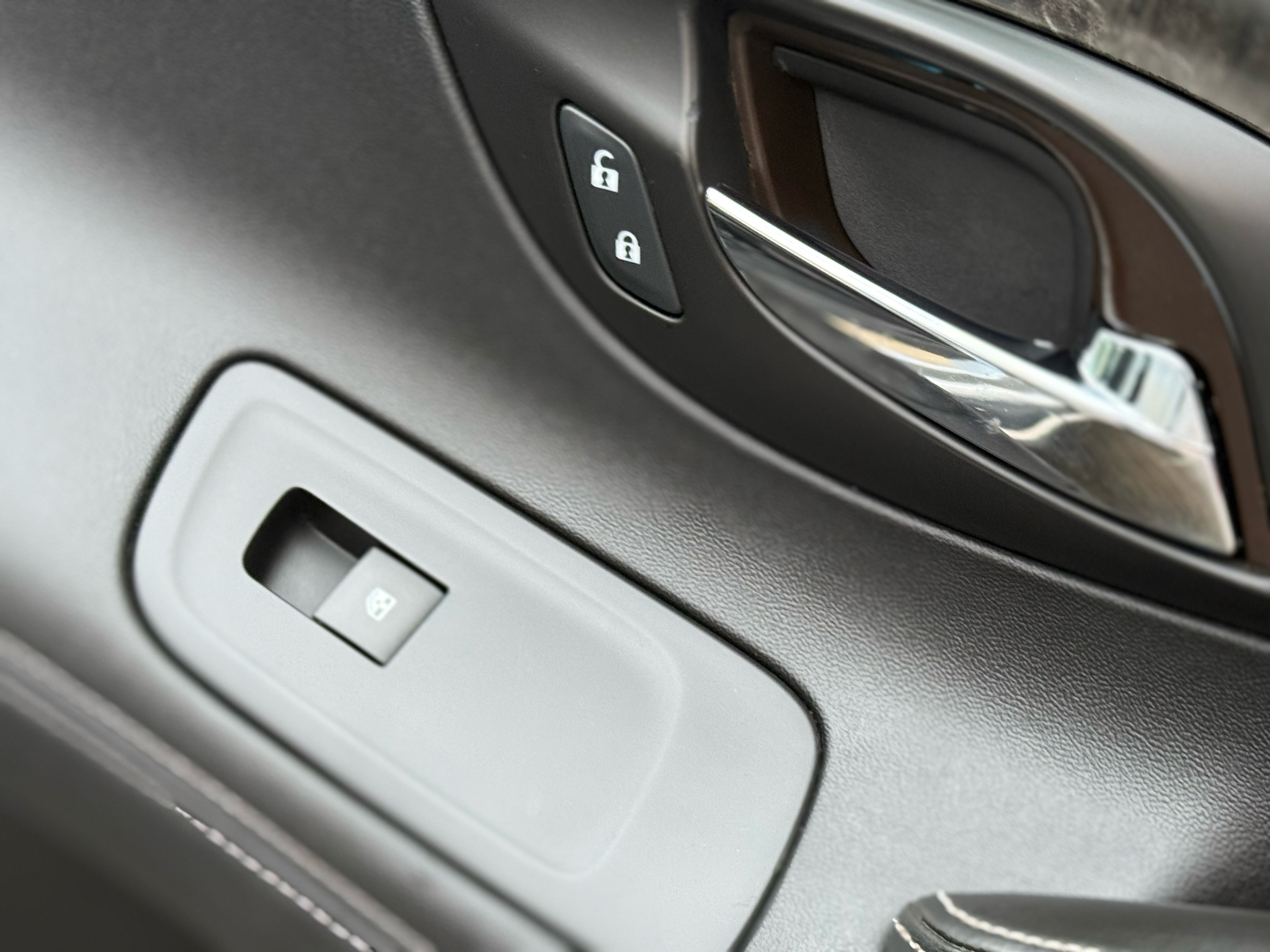 Vehicle image 23 of 39
