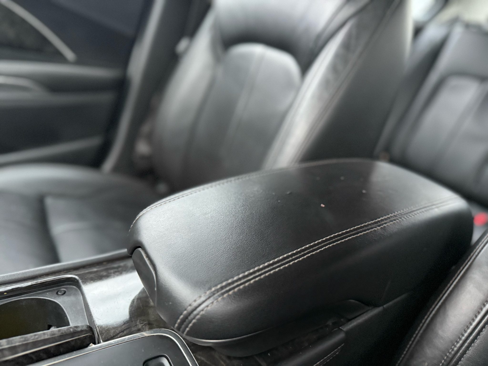 Vehicle image 37 of 39