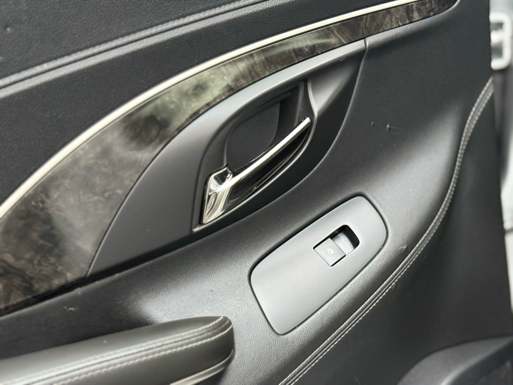 Vehicle image 17 of 39