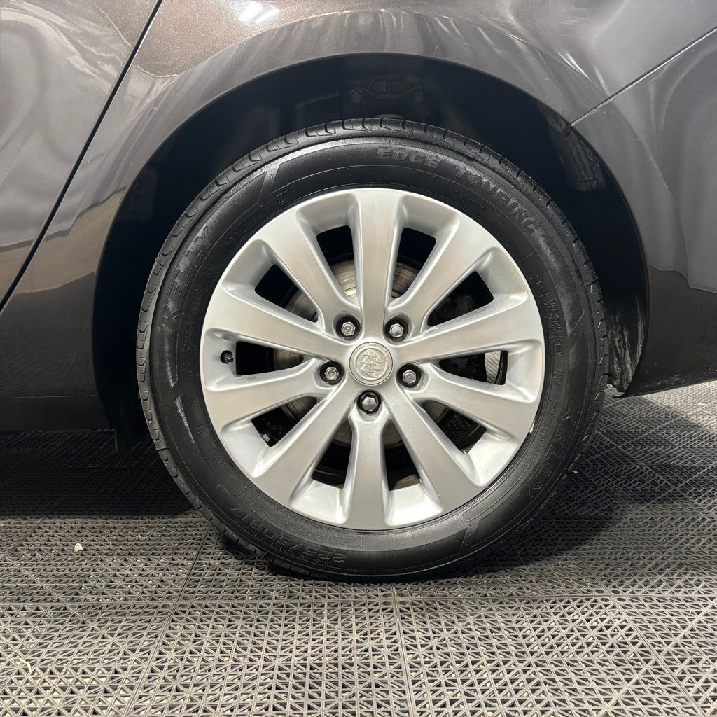Vehicle image 12 of 31