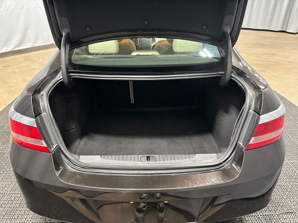 Vehicle image 13 of 31