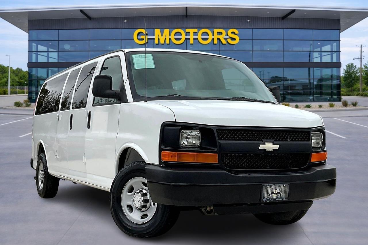 2015 Chevrolet Express LS Image 3 of 28