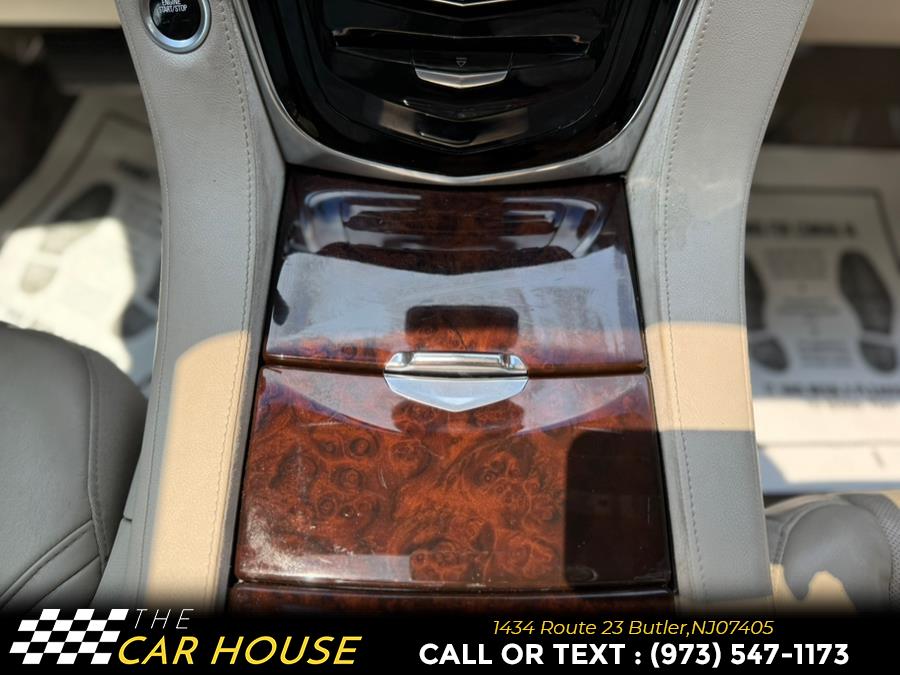 Vehicle image 23 of 28