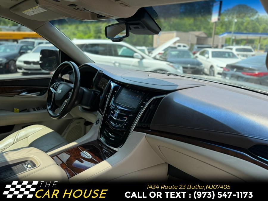 Vehicle image 18 of 28