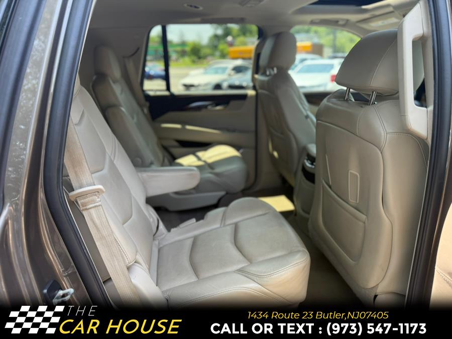 Vehicle image 15 of 28
