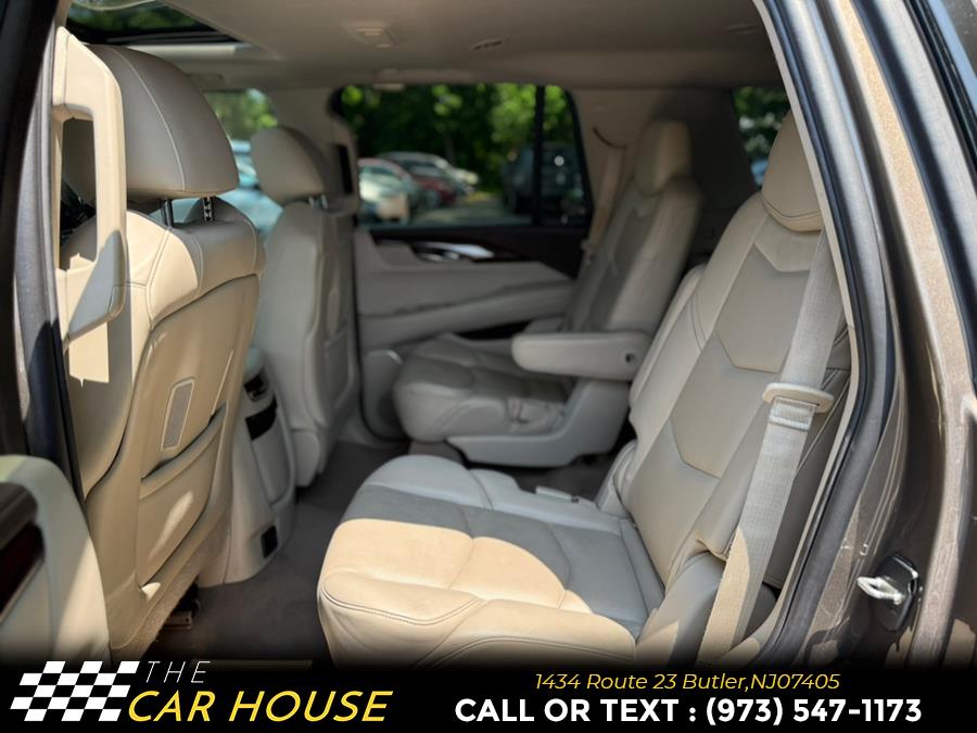 Vehicle image 13 of 28