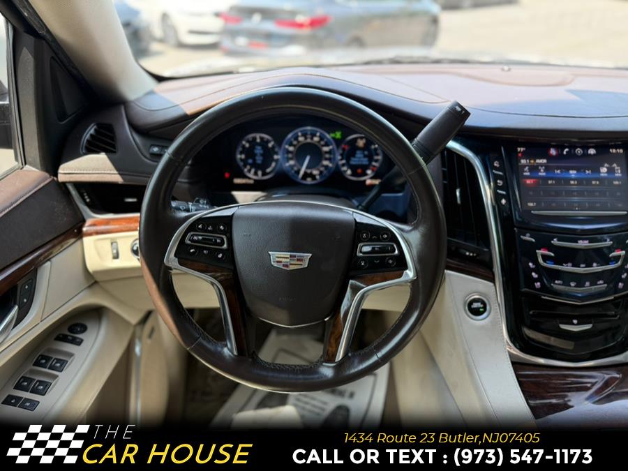 Vehicle image 24 of 28