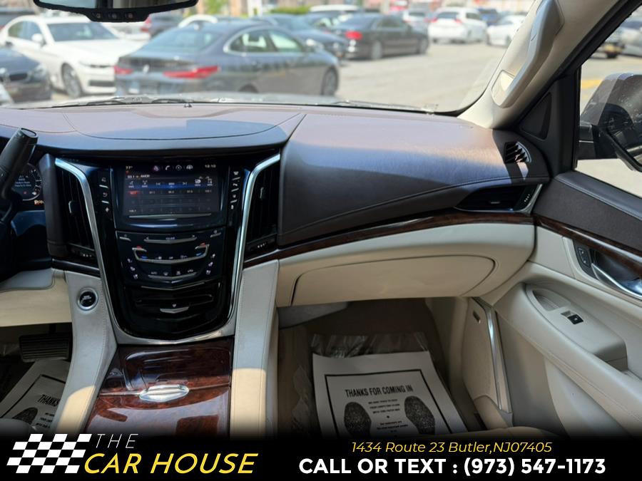 Vehicle image 21 of 28