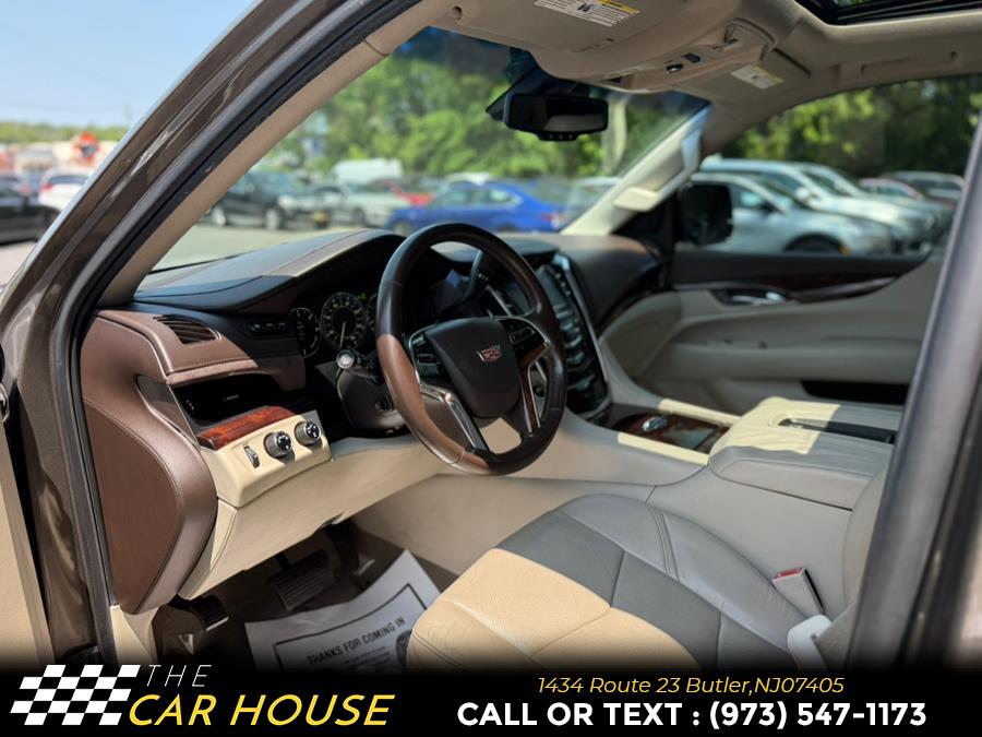 Vehicle image 11 of 28