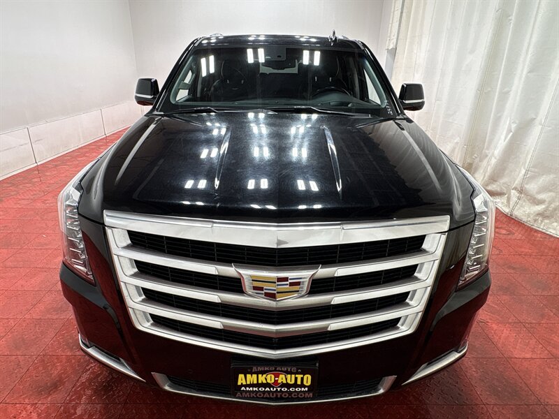 2015 Cadillac Escalade Luxury Image 3 of 39