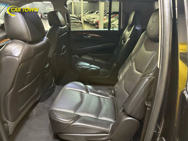 2015 Cadillac Escalade ESV Luxury Image 18 of 48