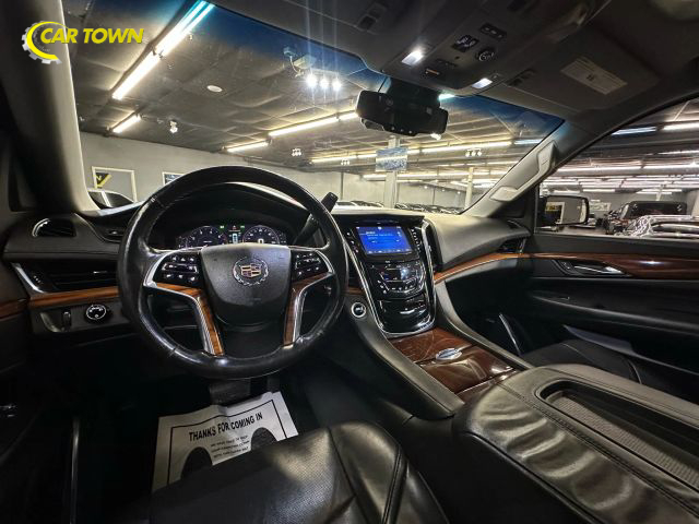 2015 Cadillac Escalade ESV Luxury Image 24 of 48
