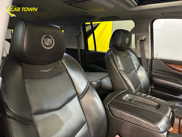 2015 Cadillac Escalade ESV Luxury Image 17 of 48