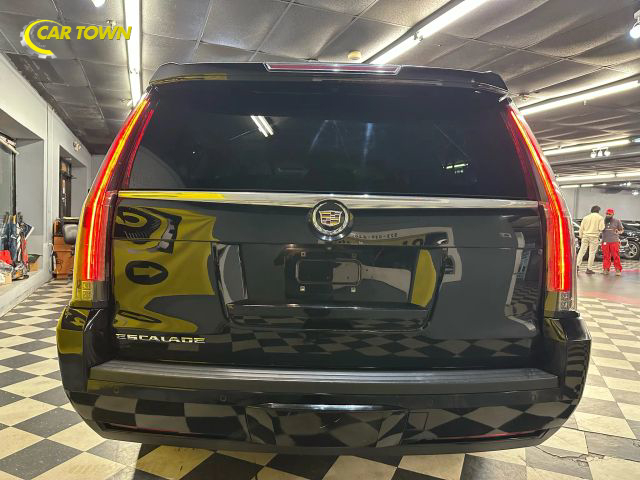 2015 Cadillac Escalade ESV Luxury Image 43 of 48