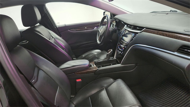 Vehicle image 23 of 26
