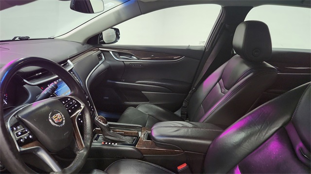 Vehicle image 17 of 26