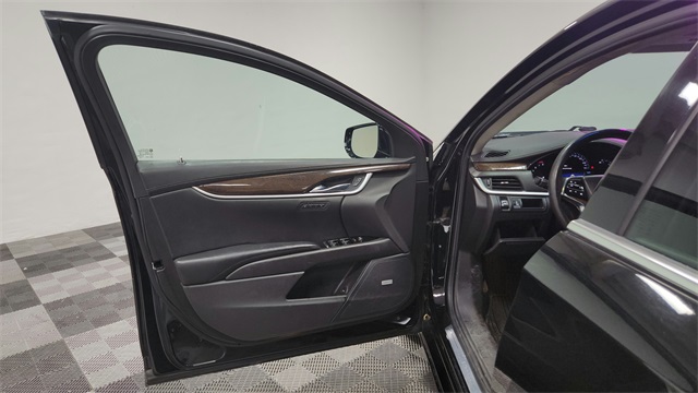 Vehicle image 18 of 26