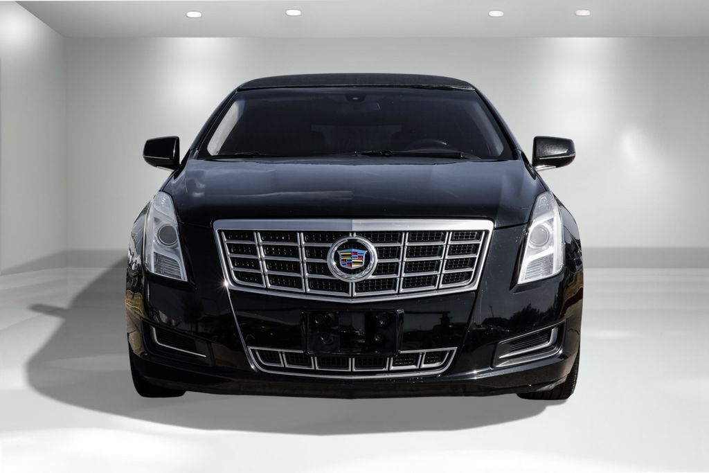 2015 Cadillac XTS Limousine Image 2 of 61