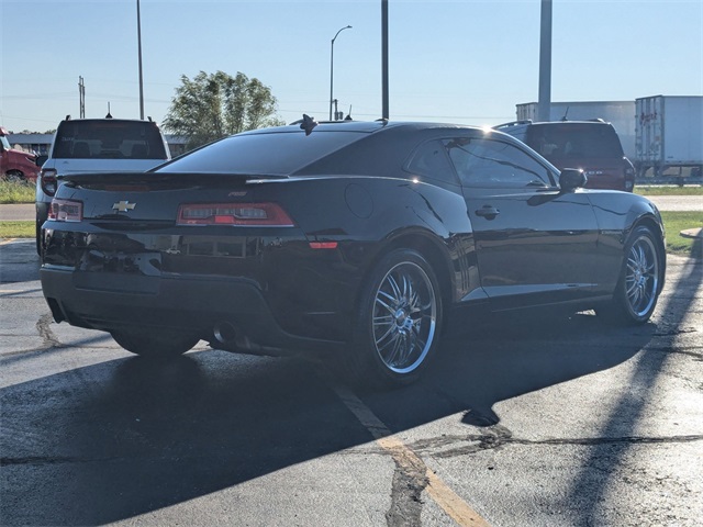 2015 Chevrolet Camaro LT Image 4 of 26