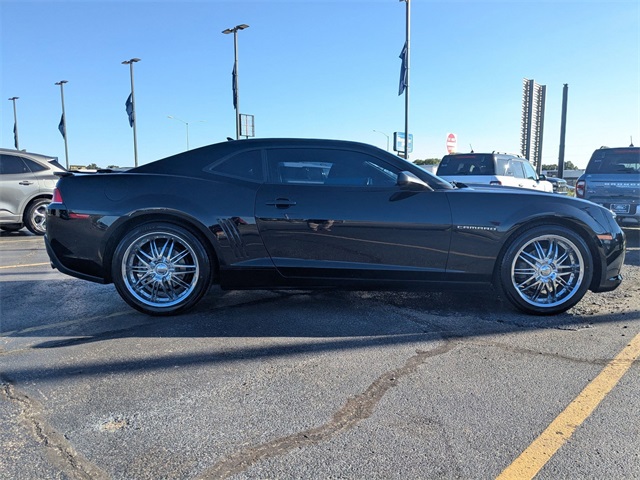 2015 Chevrolet Camaro LT Image 3 of 26