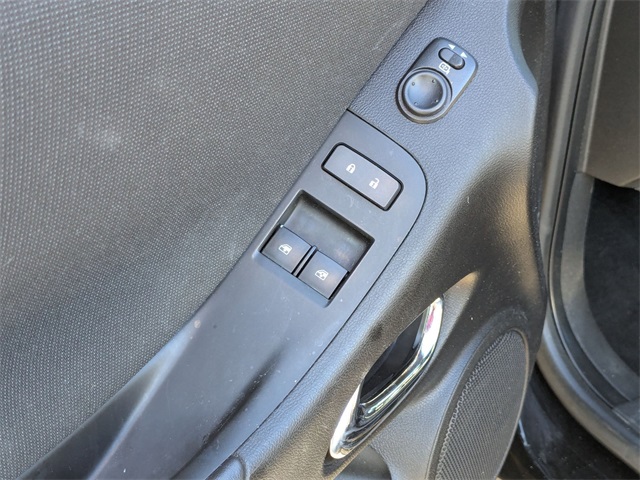 2015 Chevrolet Camaro LT Image 22 of 26