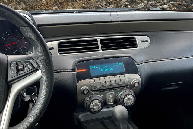 2015 Chevrolet Camaro LS Image 17 of 27