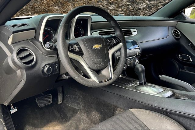 2015 Chevrolet Camaro LS Image 11 of 27