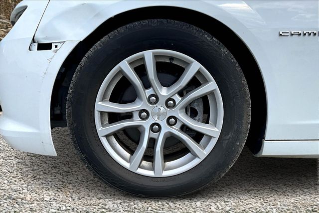 2015 Chevrolet Camaro LS Image 7 of 27