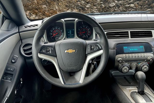 2015 Chevrolet Camaro LS Image 14 of 27