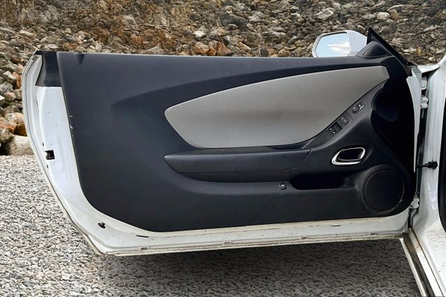 2015 Chevrolet Camaro LS Image 26 of 27