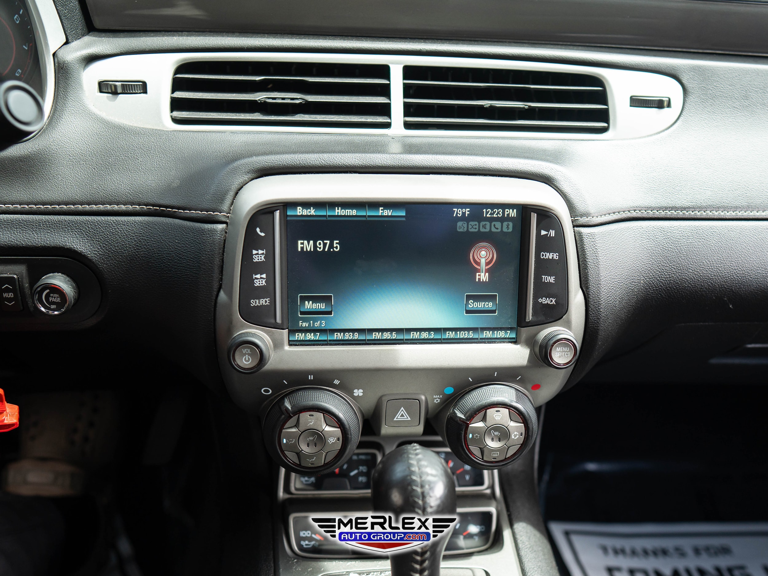 Vehicle image 21 of 43