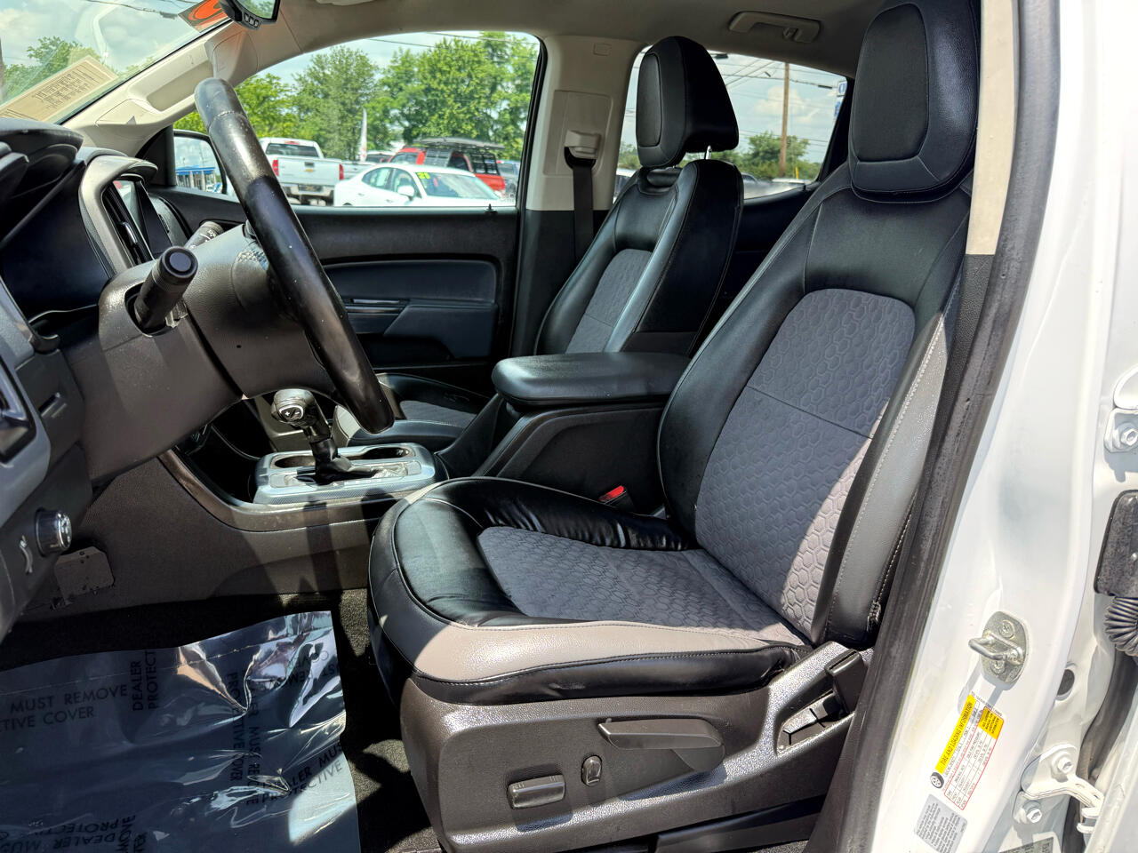 Vehicle image 8 of 14