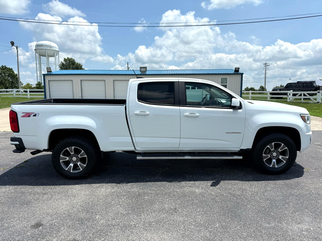 Vehicle image 2 of 14