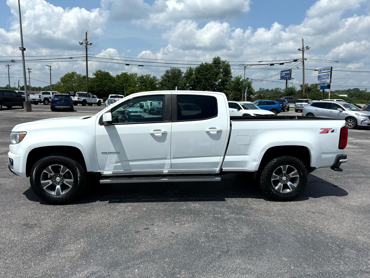 Vehicle image 6 of 14