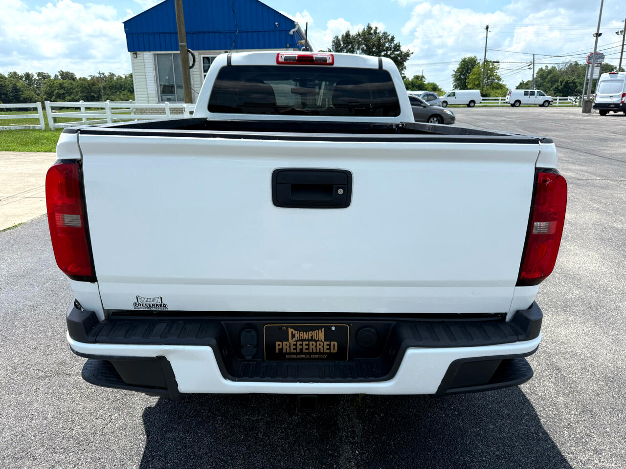 Vehicle image 4 of 14