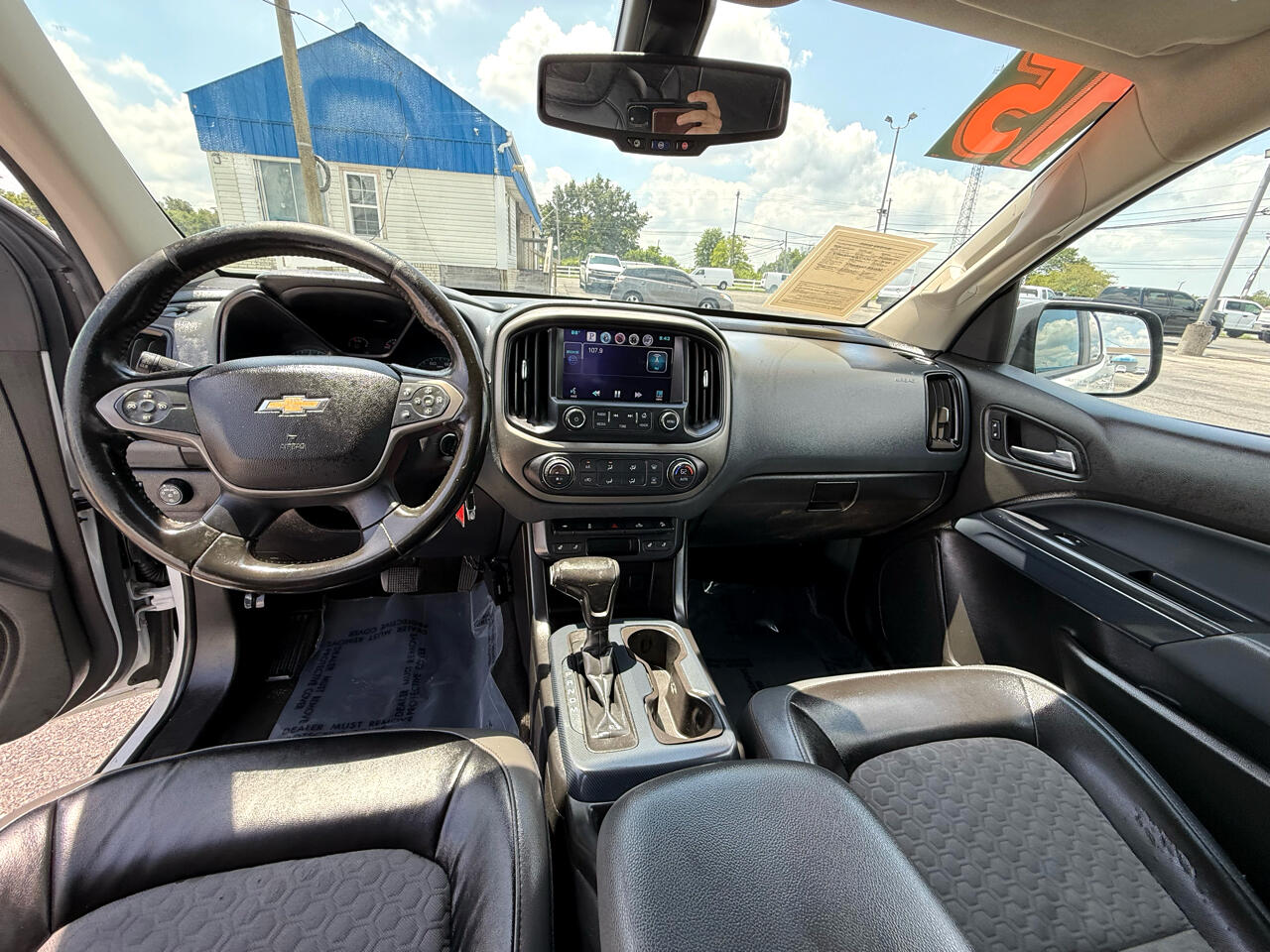 Vehicle image 9 of 14