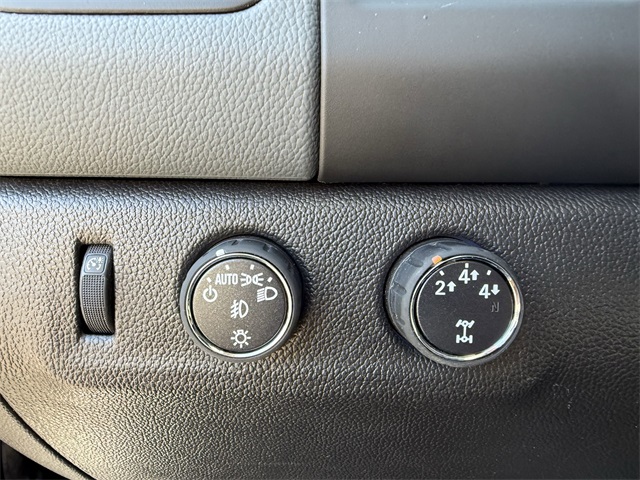 Vehicle image 19 of 25